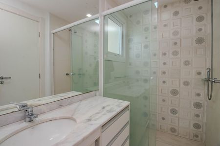 Apartamento à venda com 76m², 3 quartos e 2 vagasBanheiro da Suíte