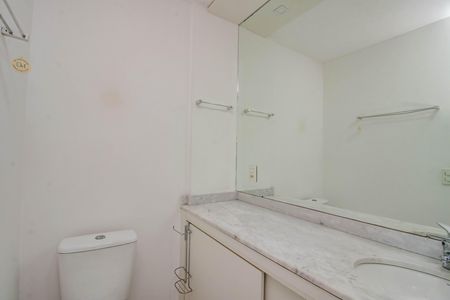 Apartamento à venda com 76m², 3 quartos e 2 vagasBanheiro da Suíte