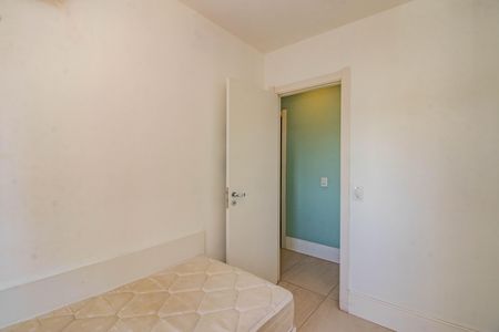 Quarto 1 de apartamento à venda com 3 quartos, 76m² em São Sebastião, Porto Alegre