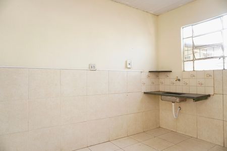 Cozinha de casa para alugar com 2 quartos, 48m² em Santo Andre, Belo Horizonte