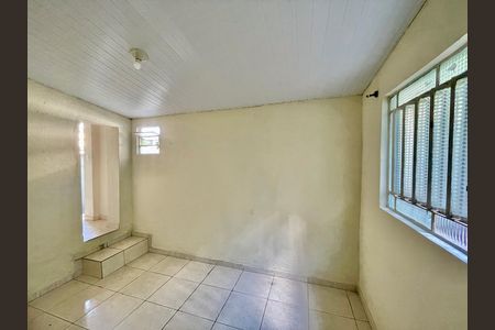 Casa à venda com 300m², 6 quartos e sem vaga Casa à venda com 300m², 6 quartos e sem vagaQuarto