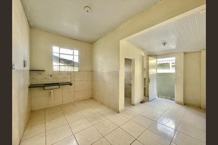 Casa à venda com 300m², 6 quartos e sem vaga Casa à venda com 300m², 6 quartos e sem vagaSala/Cozinha