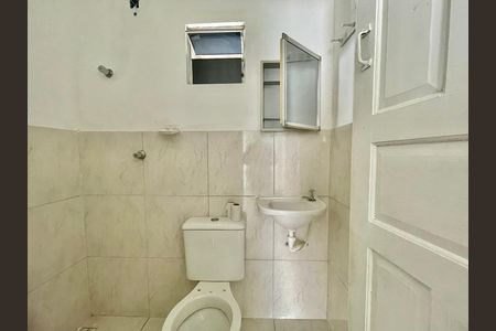 Casa à venda com 300m², 6 quartos e sem vaga Casa à venda com 300m², 6 quartos e sem vagaCasa 2 - Banheiro