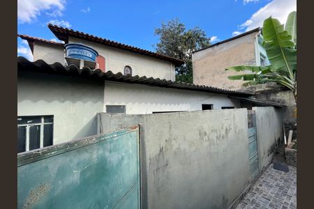 Casa à venda com 300m², 6 quartos e sem vaga Casa à venda com 300m², 6 quartos e sem vagaÁrea externa
