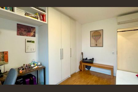 Apartamento à venda com 118m², 3 quartos e 2 vagas Apartamento à venda com 118m², 3 quartos e 2 vagasQuarto 1