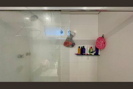 Apartamento à venda com 118m², 3 quartos e 2 vagas Apartamento à venda com 118m², 3 quartos e 2 vagasBanheiro da Suíte