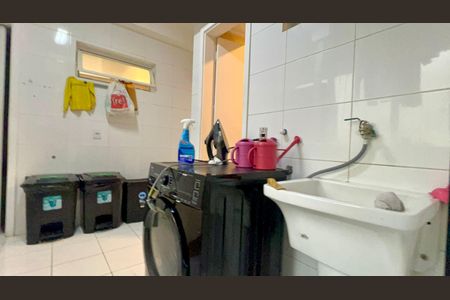 Apartamento à venda com 118m², 3 quartos e 2 vagas Apartamento à venda com 118m², 3 quartos e 2 vagasÁrea de Serviço