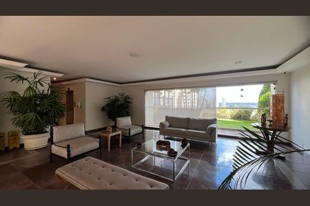 Apartamento à venda com 118m², 3 quartos e 2 vagas Apartamento à venda com 118m², 3 quartos e 2 vagasHall de entrada