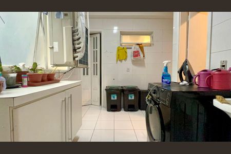 Apartamento à venda com 118m², 3 quartos e 2 vagas Apartamento à venda com 118m², 3 quartos e 2 vagasÁrea de Serviço
