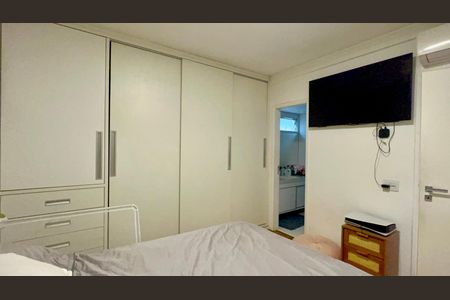 Apartamento à venda com 118m², 3 quartos e 2 vagas Apartamento à venda com 118m², 3 quartos e 2 vagasSuite