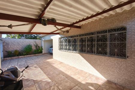 Casa à venda com 260m², 3 quartos e 3 vagasQuintal - Garagem