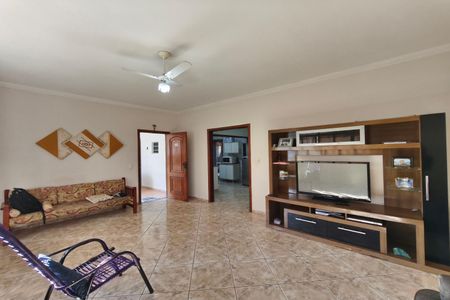 Casa à venda com 260m², 3 quartos e 3 vagasSala