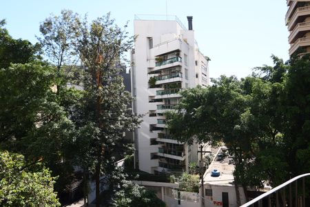 Varanda vista de apartamento à venda com 3 quartos, 110m² em Real Parque, São Paulo