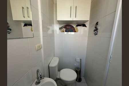 Banheiro de serviço de apartamento à venda com 3 quartos, 94m² em Centro Comercial Jubran, Barueri