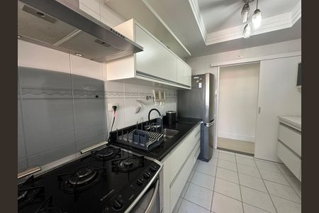 Apartamento à venda com 94m², 3 quartos e 2 vagas Apartamento à venda com 94m², 3 quartos e 2 vagasCozinha