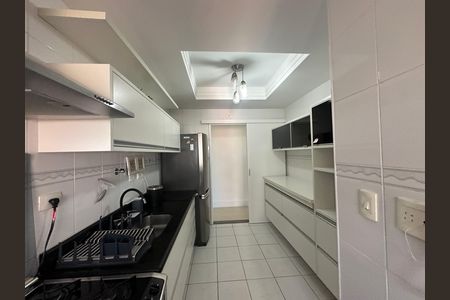 Cozinha de apartamento à venda com 3 quartos, 94m² em Centro Comercial Jubran, Barueri