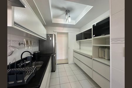 Apartamento à venda com 94m², 3 quartos e 2 vagas Apartamento à venda com 94m², 3 quartos e 2 vagasCozinha