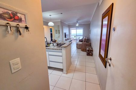 Sala de apartamento para alugar com 2 quartos, 70m² em Nova Mirim, Praia Grande