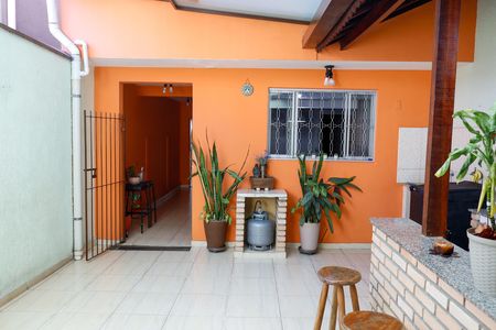 Quintal de casa à venda com 3 quartos, 215m² em Cidade das Flores, Osasco