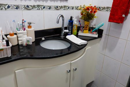 Casa à venda com 215m², 3 quartos e 2 vagas Casa à venda com 215m², 3 quartos e 2 vagasBanheiro