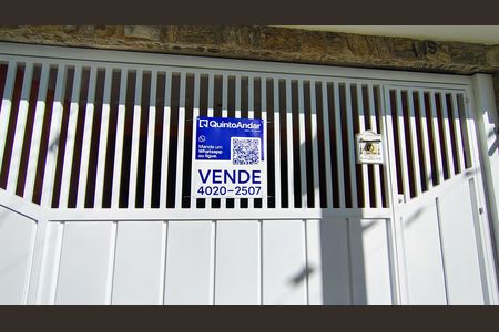 Casa à venda com 215m², 3 quartos e 2 vagas Casa à venda com 215m², 3 quartos e 2 vagasplaca