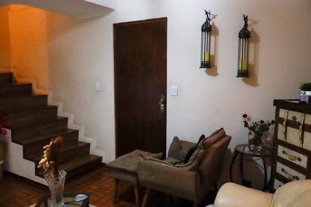 Casa à venda com 215m², 3 quartos e 2 vagas Casa à venda com 215m², 3 quartos e 2 vagassala
