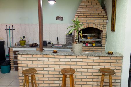 Casa à venda com 215m², 3 quartos e 2 vagas Casa à venda com 215m², 3 quartos e 2 vagasChurrasqueira