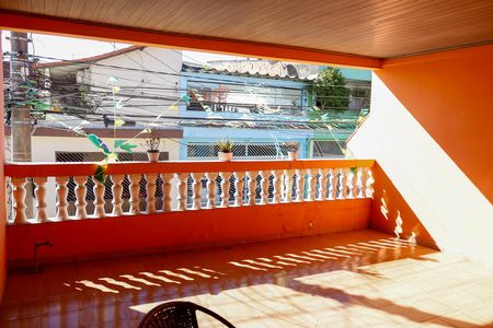 Sacada de casa à venda com 3 quartos, 215m² em Cidade das Flores, Osasco