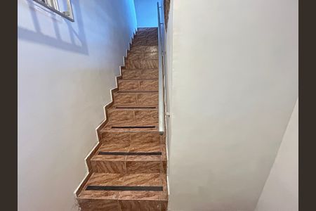 Casa para alugar com 160m², 2 quartos e sem vagaEscada