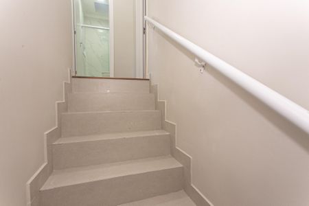 Casa de condomínio à venda com 174m², 3 quartos e 2 vagasCorredor