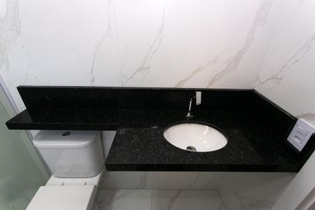 Banheiro da Suíte de casa de condomínio à venda com 3 quartos, 174m² em Penha de França, São Paulo