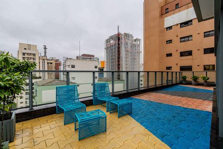 Studio à venda com 24m², 1 quarto e sem vaga Studio à venda com 24m², 1 quarto e sem vagaÁrea comum - Piscina