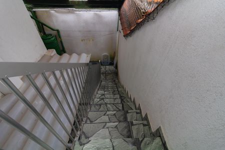 Casa à venda com 40m², 2 quartos e 1 vagaEscada