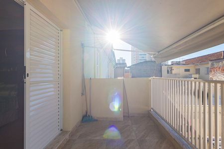 Casa para alugar com 156m², 2 quartos e 3 vagas Casa para alugar com 156m², 2 quartos e 3 vagasVaranda - Suíte 2