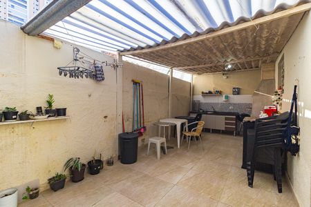 Casa para alugar com 156m², 2 quartos e 3 vagas Casa para alugar com 156m², 2 quartos e 3 vagasQuintal