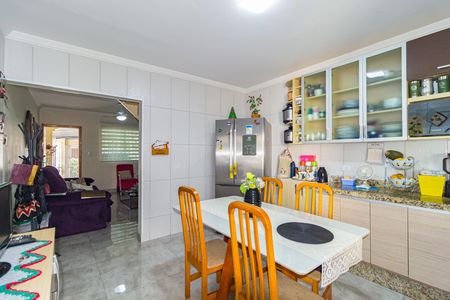 Casa para alugar com 156m², 2 quartos e 3 vagas Casa para alugar com 156m², 2 quartos e 3 vagasCozinha