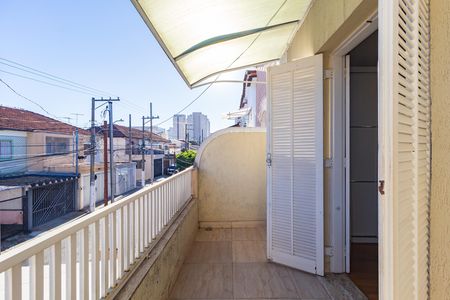 Casa para alugar com 156m², 2 quartos e 3 vagas Casa para alugar com 156m², 2 quartos e 3 vagasVaranda - Suíte 1