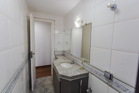 Apartamento à venda com 220m², 3 quartos e 2 vagasBanheiro Social