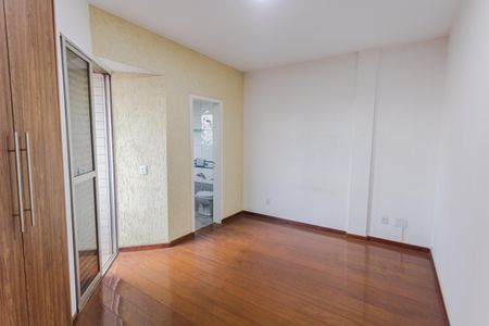 Apartamento à venda com 220m², 3 quartos e 2 vagasSuíte