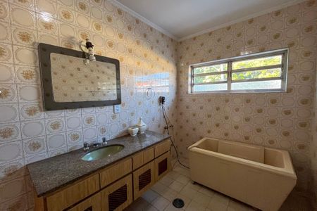 Casa para alugar com 210m², 4 quartos e 3 vagasBanheiro 