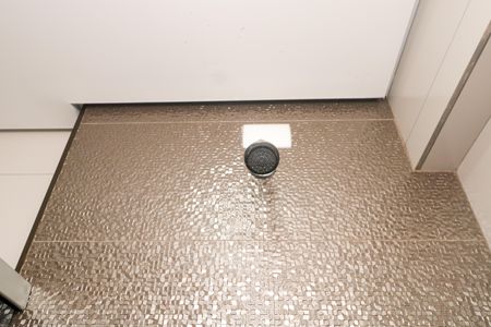 Apartamento à venda com 72m², 2 quartos e 2 vagas Apartamento à venda com 72m², 2 quartos e 2 vagasBanheiro da Suíte