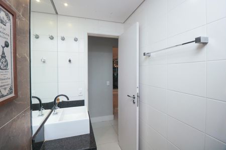 Banheiro Social de apartamento à venda com 2 quartos, 72m² em Vila Curuçá, Santo André
