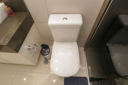 Apartamento à venda com 72m², 2 quartos e 2 vagas Apartamento à venda com 72m², 2 quartos e 2 vagasBanheiro da Suíte