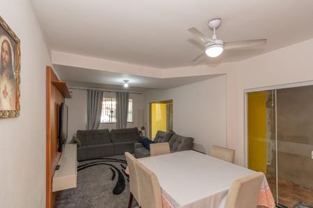 Casa à venda com 280m², 3 quartos e 2 vagasSala de Estar/Jantar 