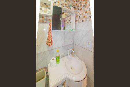 Casa à venda com 60m², 2 quartos e 1 vaga Casa à venda com 60m², 2 quartos e 1 vagaBanheiro