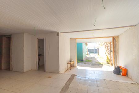 Fundos de casa à venda com 2 quartos, 60m² em Guajuviras, Canoas