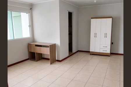 Casa de condomínio para alugar com 113m², 2 quartos e sem vagaSala