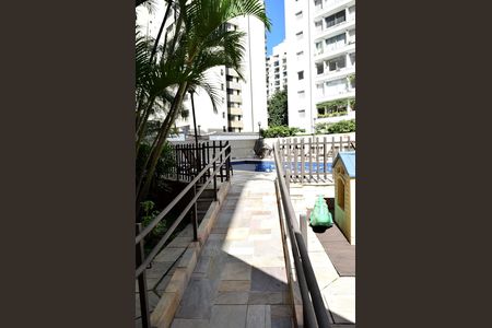 Apartamento à venda com 136m², 3 quartos e 2 vagasRampa de acesso a piscina
