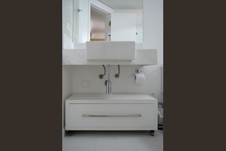 Apartamento à venda com 136m², 3 quartos e 2 vagasBanheiro da Suíte 2