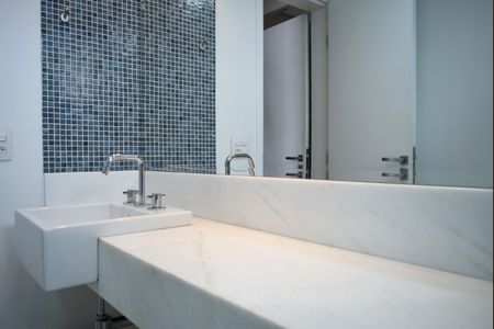 Apartamento à venda com 136m², 3 quartos e 2 vagasBanheiro da Suíte 3